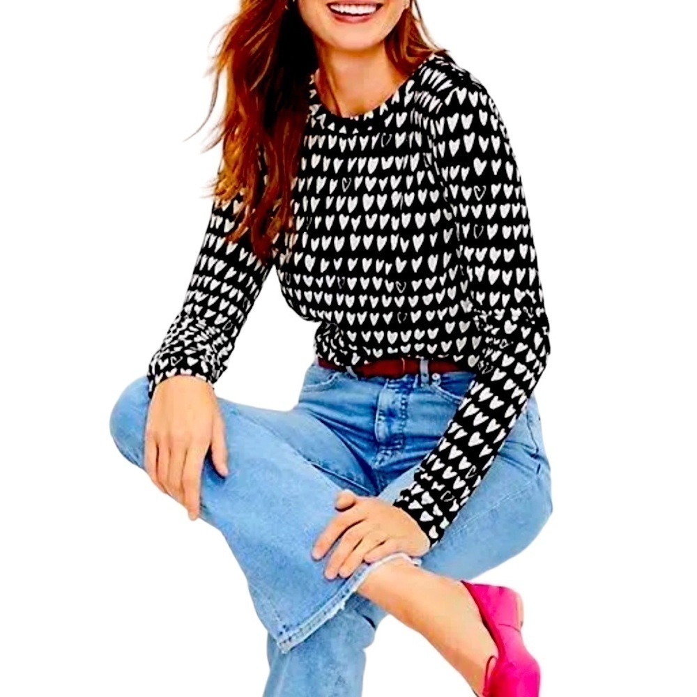 New! Loft Women’s Long Sleeve Heart Print Crew Neck T-Shirt Size Small